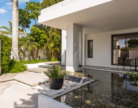 Villa for sale in Puente Romano, Marbella Golden Mile