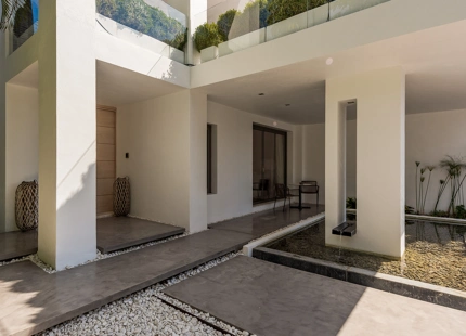 EXQUISITA VILLA DE LUJO DE 4 DORMITORIOS EN VENTA EN PUENTE ROMANO CON AMENIDADES INIGUALABLES
