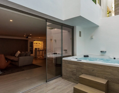 Villa for sale in Puente Romano, Marbella Golden Mile