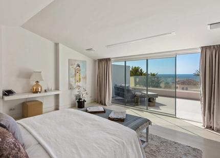 EXQUISITA VILLA DE LUJO DE 4 DORMITORIOS EN VENTA EN PUENTE ROMANO CON AMENIDADES INIGUALABLES