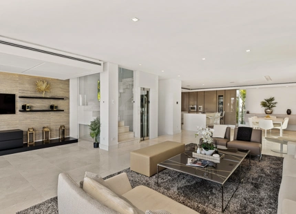 EXQUISITA VILLA DE LUJO DE 4 DORMITORIOS EN VENTA EN PUENTE ROMANO CON AMENIDADES INIGUALABLES