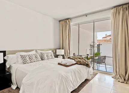 EXQUISITA VILLA DE LUJO DE 4 DORMITORIOS EN VENTA EN PUENTE ROMANO CON AMENIDADES INIGUALABLES