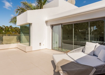 EXQUISITA VILLA DE LUJO DE 4 DORMITORIOS EN VENTA EN PUENTE ROMANO CON AMENIDADES INIGUALABLES
