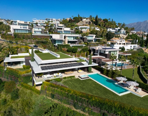 Villa for sale in La Quinta, Benahavis