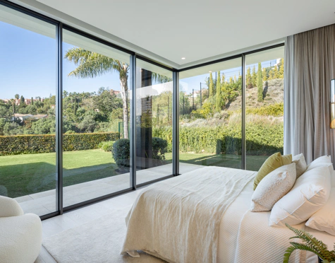 Villa for sale in La Quinta, Benahavis