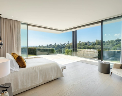 Villa for sale in La Quinta, Benahavis