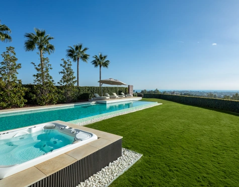 Villa for sale in La Quinta, Benahavis