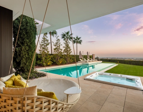 Villa for sale in La Quinta, Benahavis