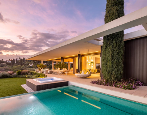 Villa for sale in La Quinta, Benahavis