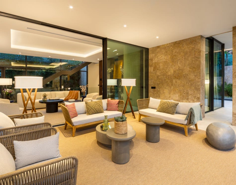 Villa for sale in La Cerquilla, Nueva Andalucia