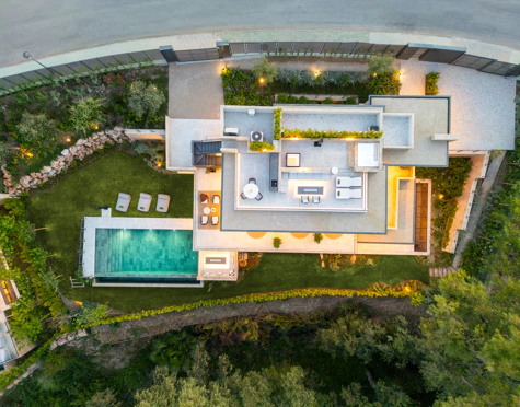 Villa for sale in La Cerquilla, Nueva Andalucia