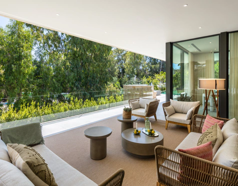Villa for sale in La Cerquilla, Nueva Andalucia