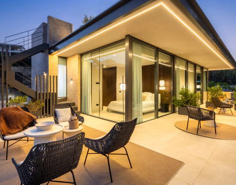 Villa for sale in La Cerquilla, Nueva Andalucia