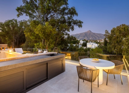 EXCEPTIONAL 6-BEDROOM VILLA WITH UNMATCHED ELEGANCE IN LA CERQUILLA
