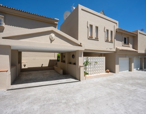 Villa for sale in Nueva Andalucia, Marbella