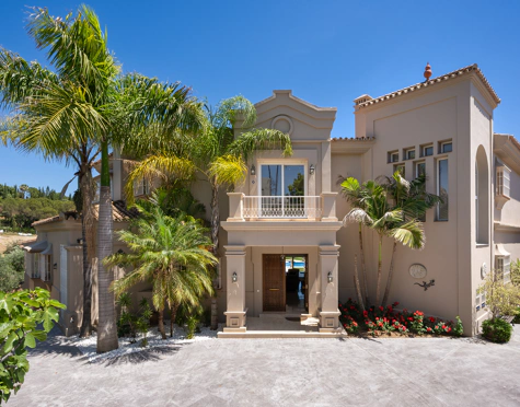 Villa for sale in Nueva Andalucia, Marbella