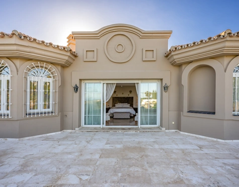 Villa for sale in Nueva Andalucia, Marbella
