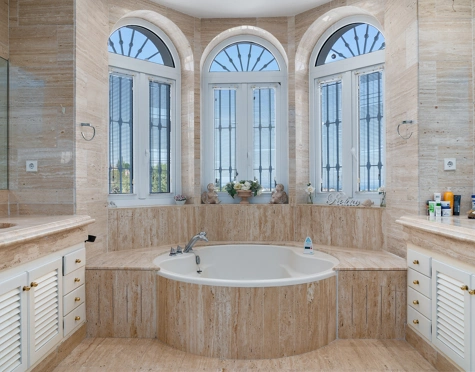 Villa for sale in Nueva Andalucia, Marbella