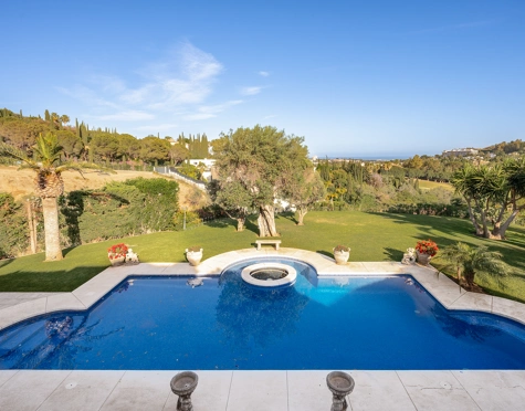 Villa for sale in Nueva Andalucia, Marbella