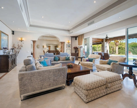 Villa for sale in Nueva Andalucia, Marbella