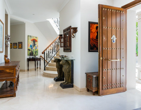 Villa for sale in Nueva Andalucia, Marbella