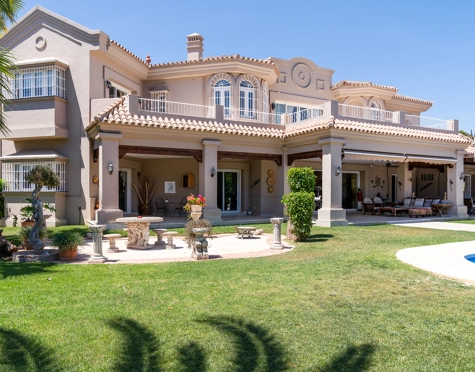 Villa for sale in Nueva Andalucia, Marbella