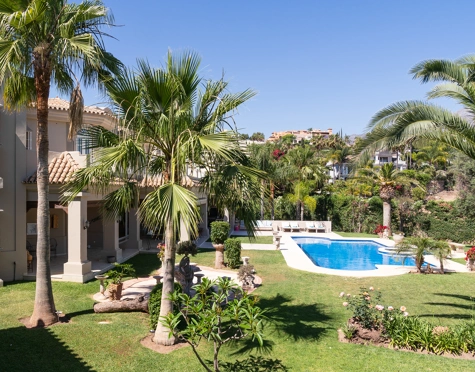 Villa for sale in Nueva Andalucia, Marbella