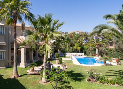 ENCANTADORA VILLA DE 7 DORMITORIOS CON VISTAS IMPRESIONANTES Y AMPLIOS ESPACIOS EN NUEVA ANDALUCÍA