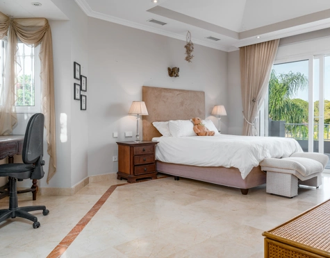 Villa for sale in Nueva Andalucia, Marbella