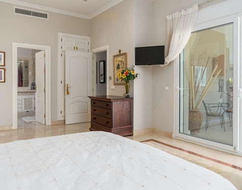 Villa for sale in Nueva Andalucia, Marbella