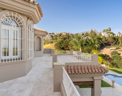 Villa for sale in Nueva Andalucia, Marbella