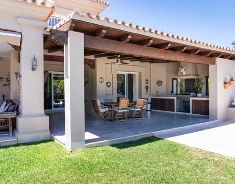 Villa for sale in Nueva Andalucia, Marbella