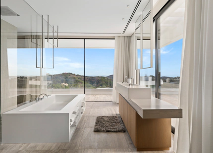 IMPRESIONANTE VILLA CONTEMPORÁNEA EN VENTA EN LAS COLINAS DEL MONTE MAYOR COUNTRY CLUB, BENAHAVÍS