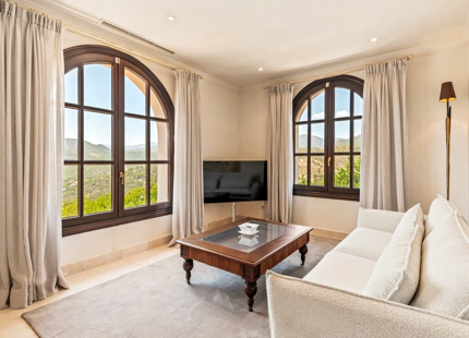 CLASSIC ELEGANT VILLA FOR SALE IN LA ZAGALETA, BENAHAVIS