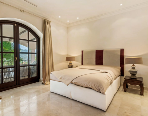 Villa for sale in La Zagaleta, Benahavis
