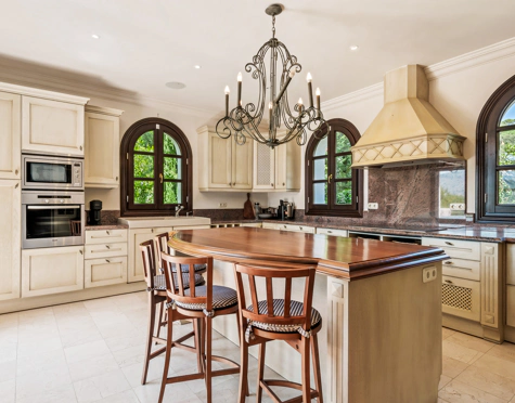 Villa for sale in La Zagaleta, Benahavis