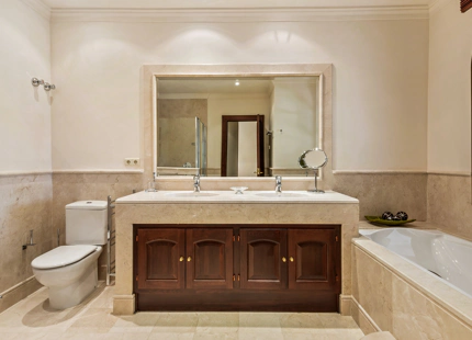 CLASSIC ELEGANT VILLA FOR SALE IN LA ZAGALETA, BENAHAVIS