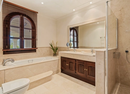 CLASSIC ELEGANT VILLA FOR SALE IN LA ZAGALETA, BENAHAVIS