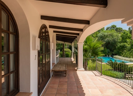 CLASSIC ELEGANT VILLA FOR SALE IN LA ZAGALETA, BENAHAVIS