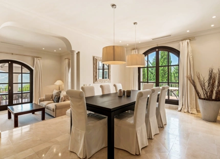 CLASSIC ELEGANT VILLA FOR SALE IN LA ZAGALETA, BENAHAVIS