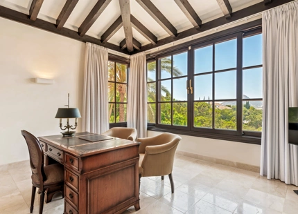 CLASSIC ELEGANT VILLA FOR SALE IN LA ZAGALETA, BENAHAVIS