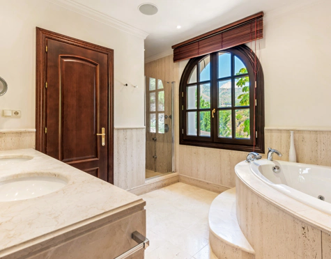 Villa for sale in La Zagaleta, Benahavis