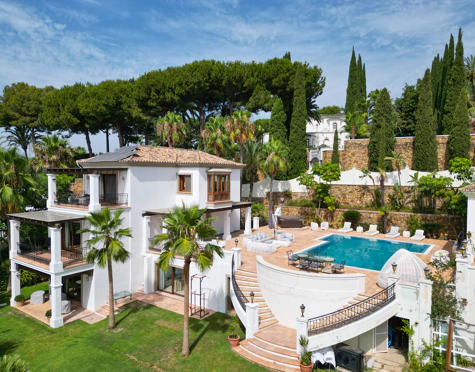 MEDITERANEAN-STYLE GRAND ESTATE FOR SALE IN BENAHAVIS 