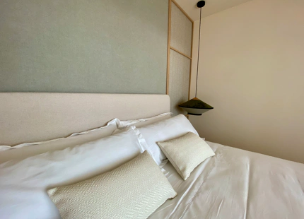 SE VENDE APARTAMENTO EN PRIMERA LÍNEA DE PLAYA CON JARDÍN EN EL NUEVO GOLDEN MILE, ESTEPONA