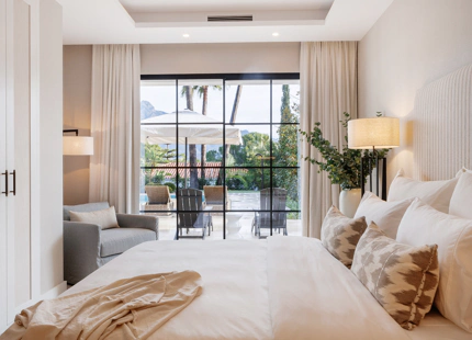 VILLA ANDALUZA REFINADA EN VENTA EN NUEVA ANDALUCÍA, MARBELLA