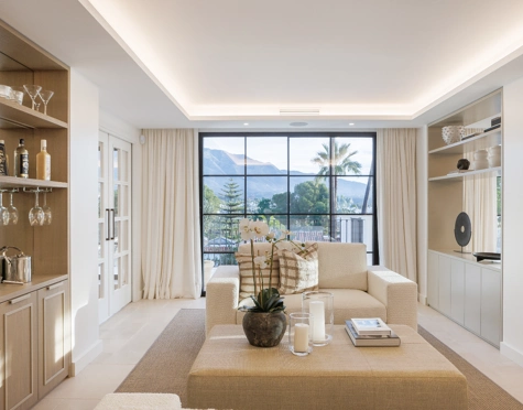 Villa en venta en Nueva Andalucia, Marbella