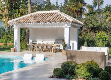 VILLA ANDALUZA REFINADA EN VENTA EN NUEVA ANDALUCÍA, MARBELLA