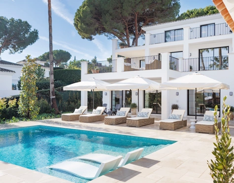 Villa en venta en Nueva Andalucia, Marbella