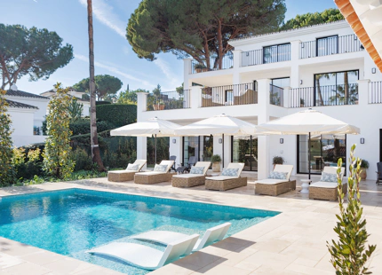 VILLA ANDALUZA REFINADA EN VENTA EN NUEVA ANDALUCÍA, MARBELLA