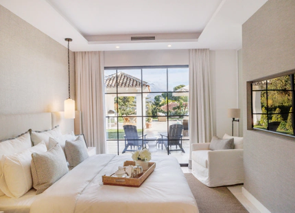 VILLA ANDALUZA REFINADA EN VENTA EN NUEVA ANDALUCÍA, MARBELLA